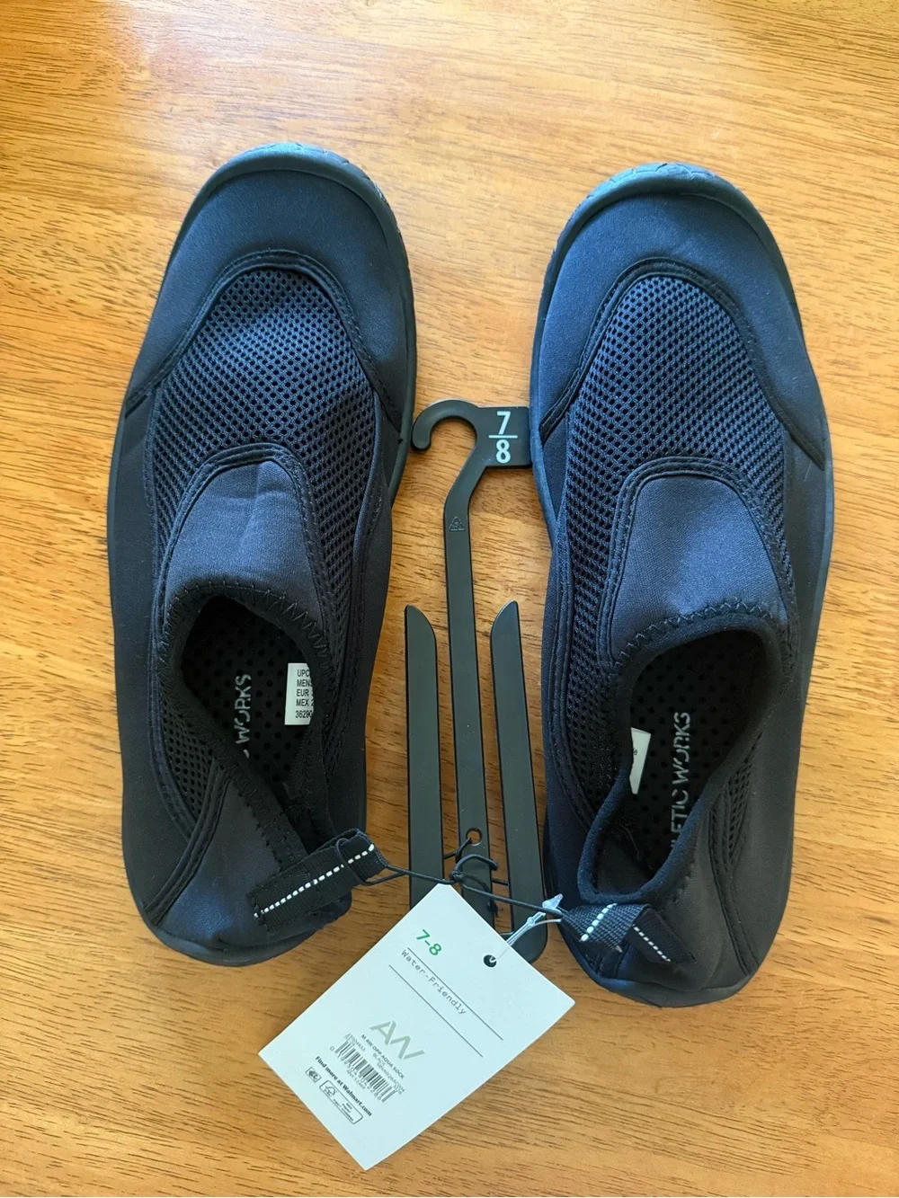 Men’s Water Shoes 7-8 Black